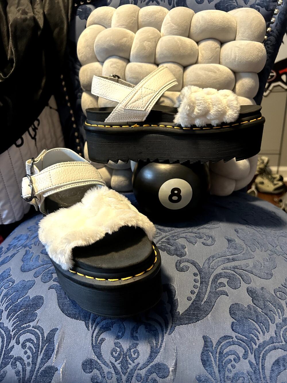 Dr Martens White Voss Quad Fluffy Sandals size 7/EU 38